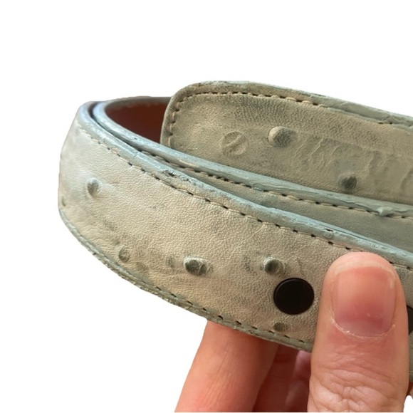 Elegant Gray Leather Belt - Picture 3 of 6